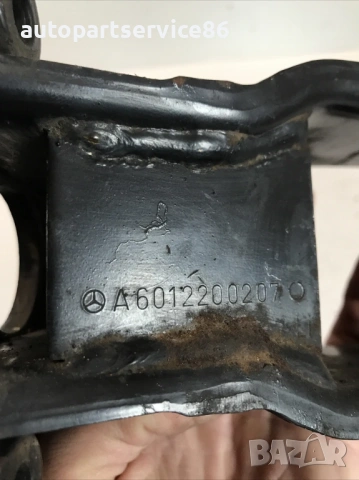 Конзола/държач на двигател 2.3Td Om601 за Mercedes W638 Vito (1997) A6012200207 , снимка 3 - Части - 54155710