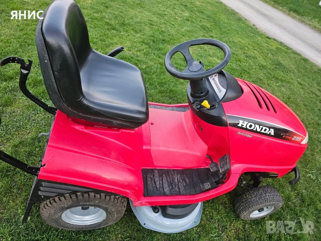 ТРАКТОРНА КОСАЧКА HONDA. ПЕРФЕКТНА , снимка 9 - Градинска техника - 54139470