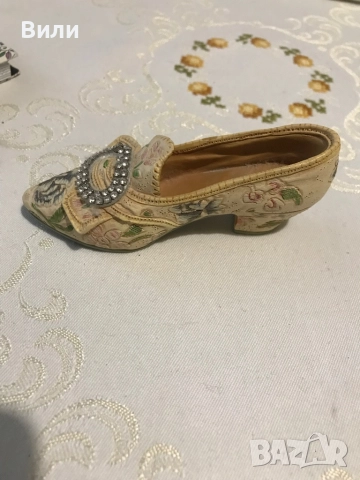 Колекционарска фигурка миниатюра Just The Right Shoe, снимка 5 - Колекции - 52510541