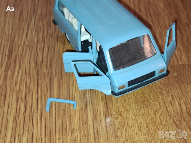 Соц руски модел РАФ 2203 Латвия А18 в мащаб 1:43 Сделано в СССР USSR в мащаб 1:43, снимка 3 - Колекции - 53827755