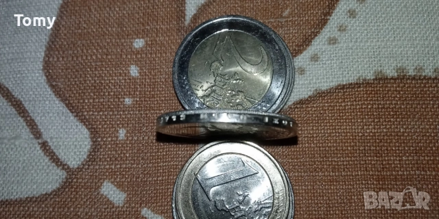 Продавам дефектна монета от 2 български евро на която гурта е почти гладък, снимка 5 - Нумизматика и бонистика - 53673050