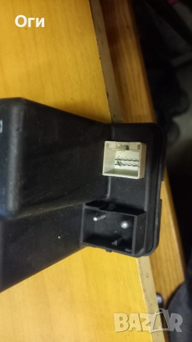 Вакуум помпа централно заключване за Ауди 80 и А4 4A0 862 257 A, снимка 2 - Части - 52914504