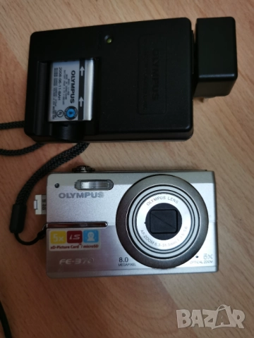 фотоапарат OLIMPUS  като  нов с  зарядно  и  батерия, снимка 6 - Фотоапарати - 33700985