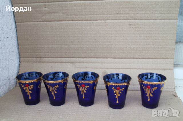 Италиански стъклени чаши с позлата, снимка 1 - Антикварни и старинни предмети - 45584326