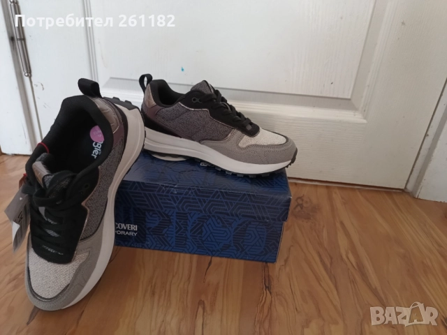 Нови маратонки Guess , снимка 6 - Маратонки - 52378611