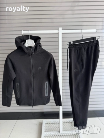 Nike Tech Черен Мъжки Екип 