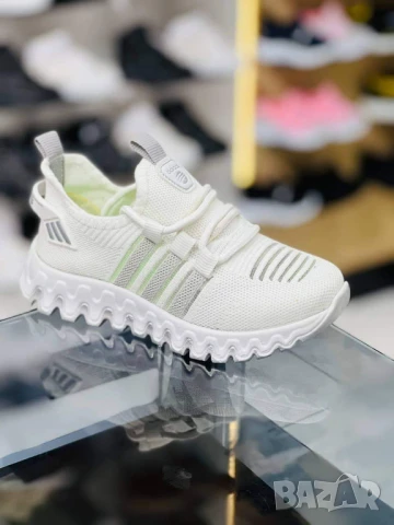 Детски маратонки за момиче  adidas на едро, снимка 2 - Детски маратонки - 51149487