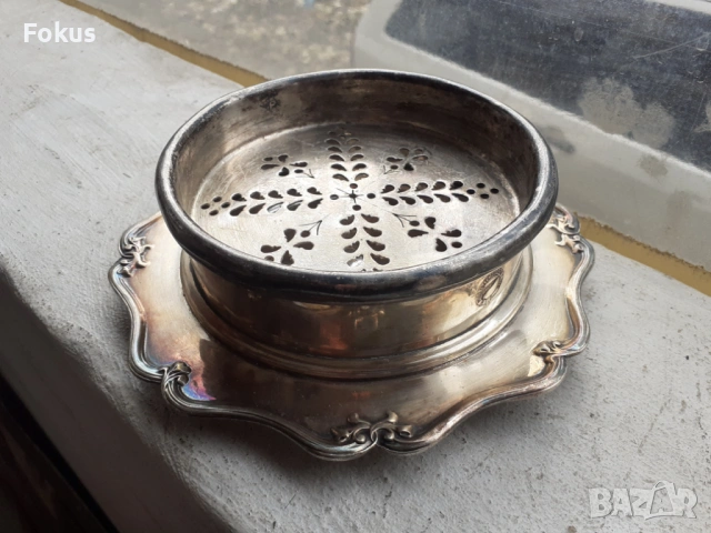 Стар антикварен английски дебело посребрен съд за масло