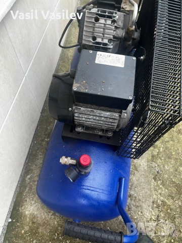 Компресор 100л не прави налягане, снимка 2 - Компресори - 53305091