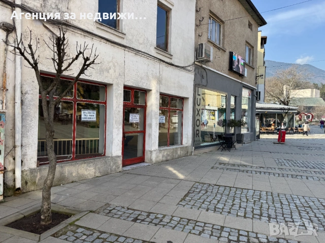 Търговско помещение ПОД НАЕМ