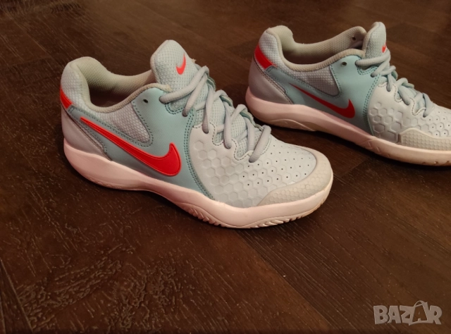 Оригинални тенис маратонки Nike Air Zoom Resistance 37,5, снимка 3 - Маратонки - 52976408
