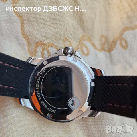 Използван дамски часовник Wenger,Sapphire Cristal, снимка 6 - Дамски - 49345707