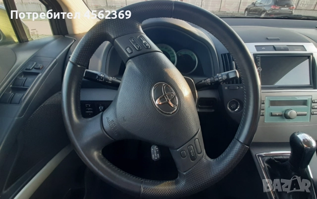 Тойота Корола Версо 1.8vvti, снимка 13 - Автомобили и джипове - 51341617