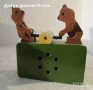 Механични играчки: стара механична играчка, с зайци, кълвящи дървени пиленца, мечета, снимка 16