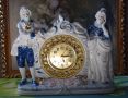 Порцеланов каминен часовник, снимка 1 - Антикварни и старинни предмети - 45303518