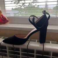 Обувки на ток, снимка 2 - Дамски обувки на ток - 45359040