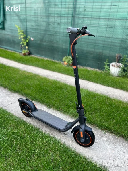 Електрическа тротинетка Ninebot Kickscooter F40E от Segway, снимка 1
