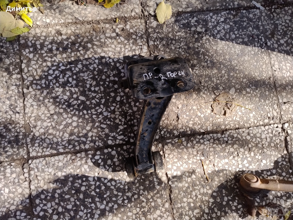 Носач Горен Десен За Нисан Примера 1991г / Nissan Primera 1991y, снимка 1