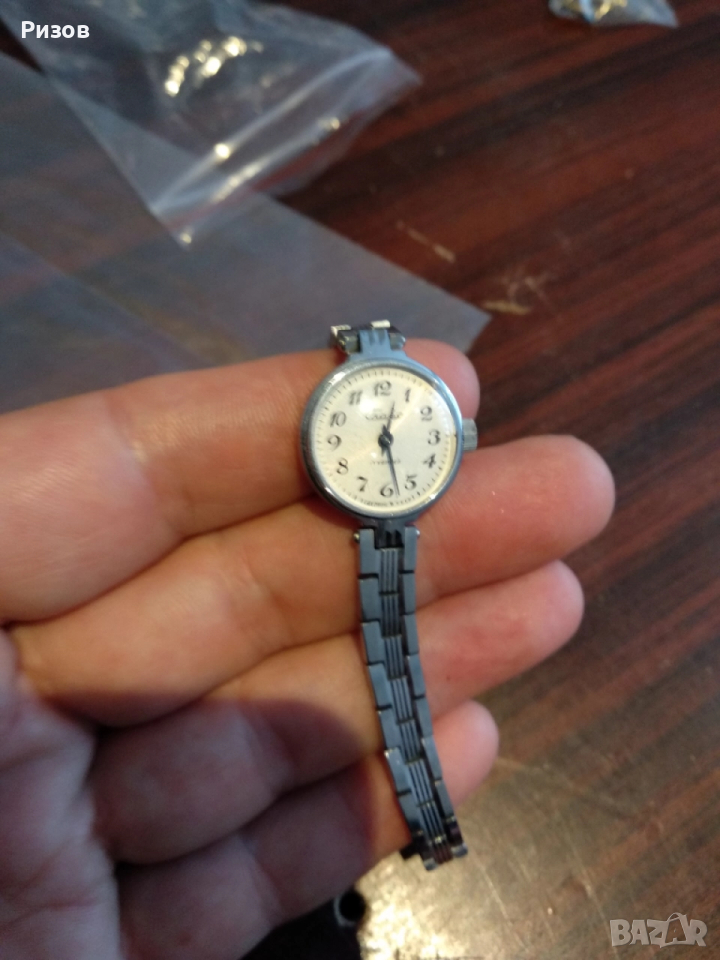 Дамски часовник Слава, снимка 1