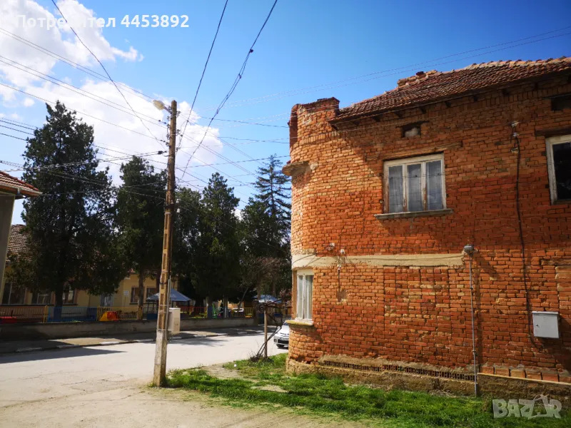 Къща на центъра на село Рибен, снимка 1