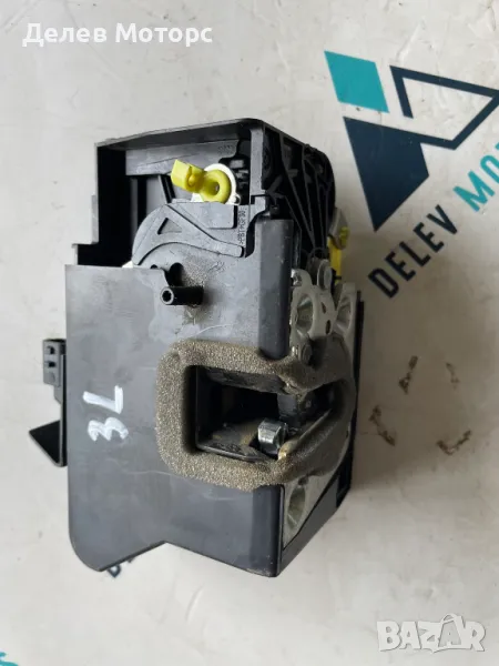 825034872R задна лява брава от Dacia Duster 1.0 Tce 100 HMMT, 6 ск., двигател H4D480, 2023 г. , снимка 1