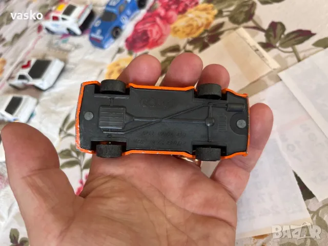 Английско Корги Опел Манта 1:43, снимка 6 - Колекции - 50141384