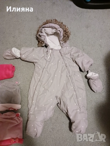 Дрехи,костюмчета и шапки за момиченце