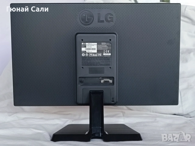 LCD монитор LG 20M37A-B, снимка 2 - Монитори - 53880799