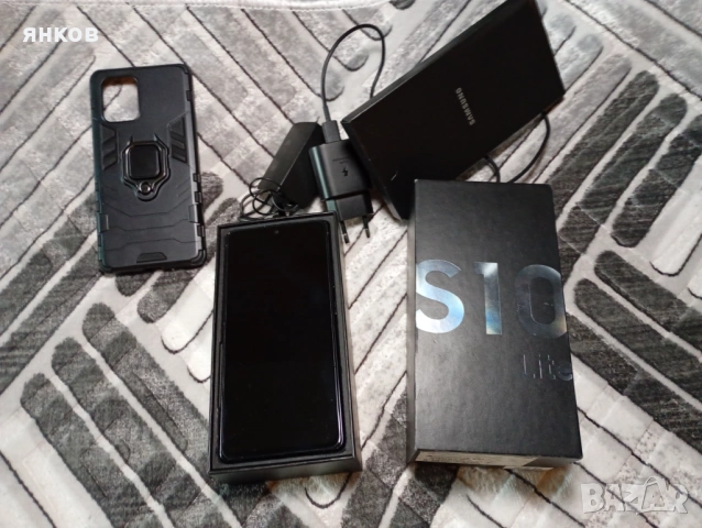 Предлагам неупотребяван мобилен телефон Samsung S10 