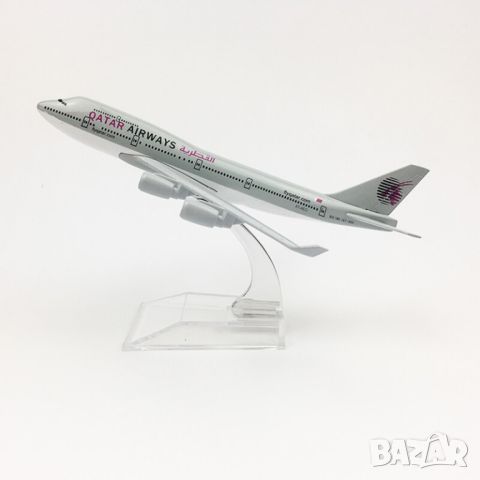 Бойнг 747 самолет модел макет Qatar Airways метален лайнер, снимка 2 - Колекции - 45326751