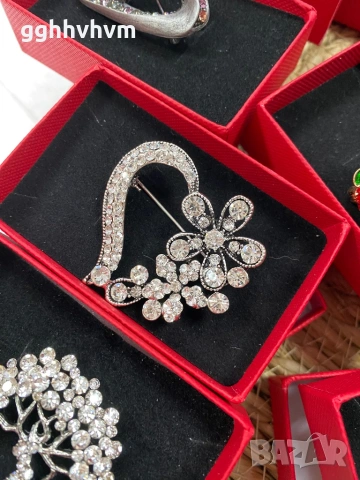 Брошки с кутия, снимка 11 - Други - 53605741