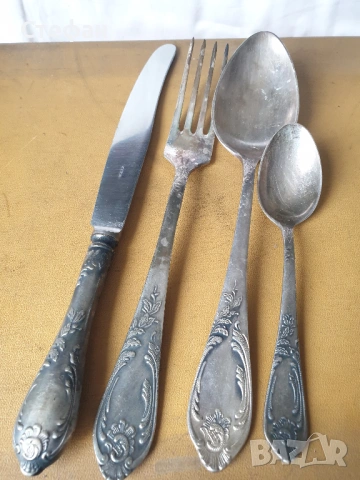 Комплект посребрени прибори, снимка 6 - Антикварни и старинни предмети - 53537398