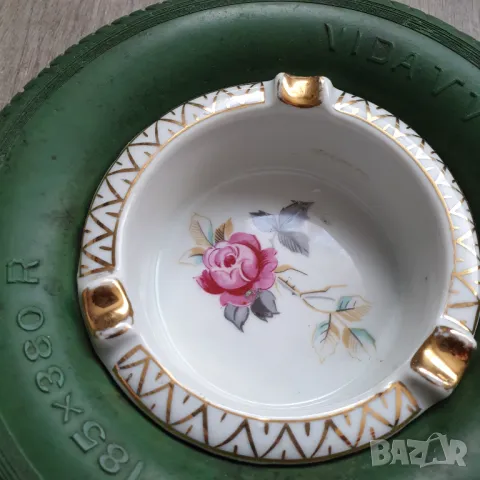 Стар порцеланов пепелник ВИДА ГУМИ - Фабрика Коста Йорданов, снимка 2 - Колекции - 49815869