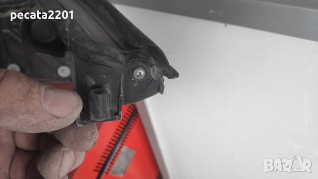 Продавам - оригинален десен ксенонов фар за Тойота CHR със счупени крачета, снимка 6 - Части - 51882346