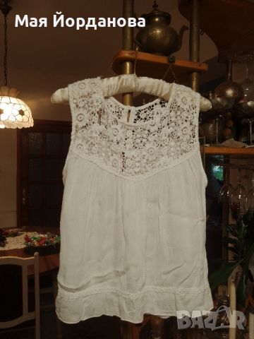 Ефирна дамска блуза апликирана с красива плетена дантела., снимка 1 - Корсети, бюстиета, топове - 45568291