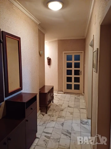 Апартамент Търговище продавам просторен център обзаведен гараж, снимка 5 - Апартаменти - 50918996