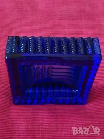 Комплект пепелник и ваза от цветно стъкло, синьо. , снимка 4 - Други стоки за дома - 51227139