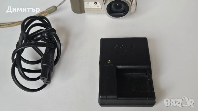 Дигитален фотоапарат Sony Cyber-shot DSC-HX7V 16.2MP Digital Camera 10x Zoom камера фото , снимка 12 - Фотоапарати - 53424411