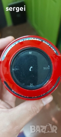 блутут колонка с радио.