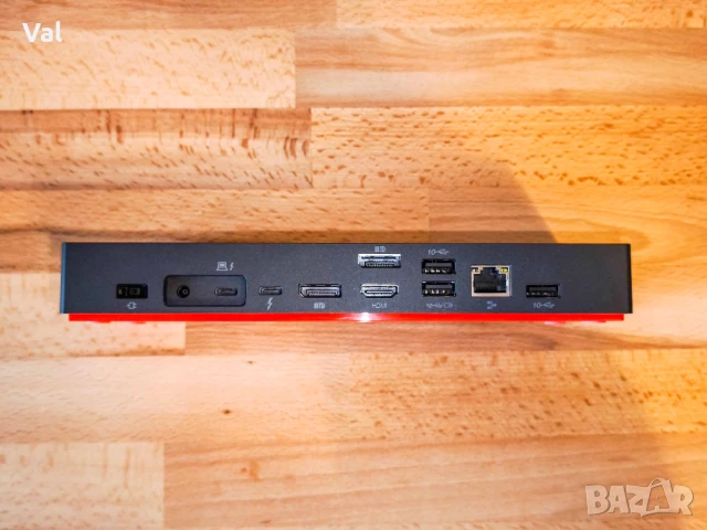 Lenovo ThinkPad Universal Thunderbolt 4 Dock USB C докинг станция, снимка 7 - Друга електроника - 51327904