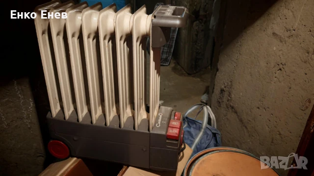 Предлагам за продажба маслен радиатор Delonngi Caldissimo Formula One Thermostat., снимка 2 - Радиатори - 51223550