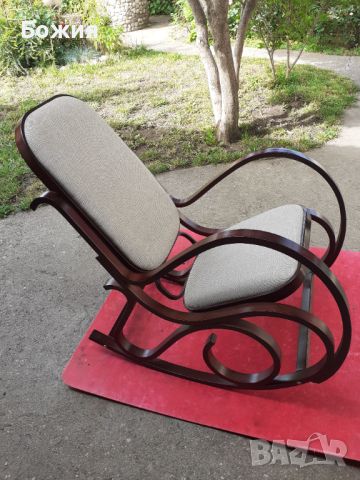 Продавам люлеещ се стол, снимка 1 - Столове - 46197404