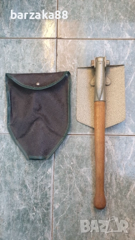 Стара сгъваема Лопата с калъф