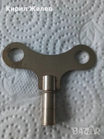Ключ за стенен часовник 51976, снимка 2 - Антикварни и старинни предмети - 53137600