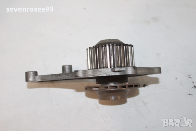 Водна помпа Форд Фиеста 6 2011 1.4d Ford Fiesta 6, снимка 2 - Части - 53489506