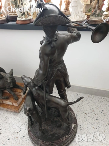 77см-43кг Moreau статуетка-композиция/голяма стара френска скулптура/фигура на ловец с кучета-хрътки, снимка 4 - Статуетки - 53483466