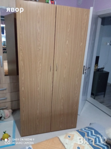 Запазен друкрилен гардероб 