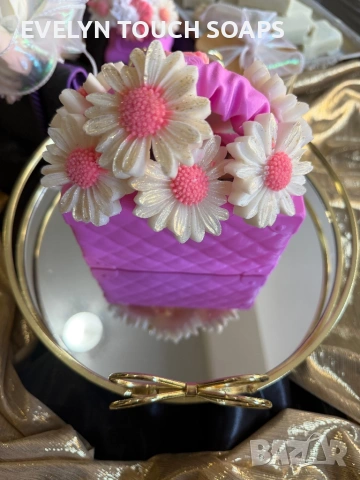 3D чанта аранжирана със сапунени цветя прекрасен подарък за 8 март, снимка 9 - Чанти - 53641454