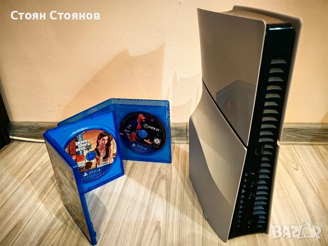 Продавам отличен PS5 Slim (Playstation 5 Slim) + 1 бр. контролер и игри подарък