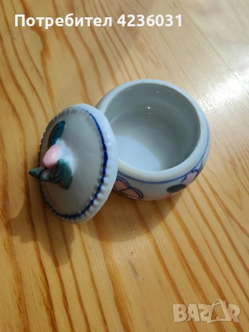 Ръчно рисувана порцеланова кутийка, снимка 3 - Антикварни и старинни предмети - 54200916